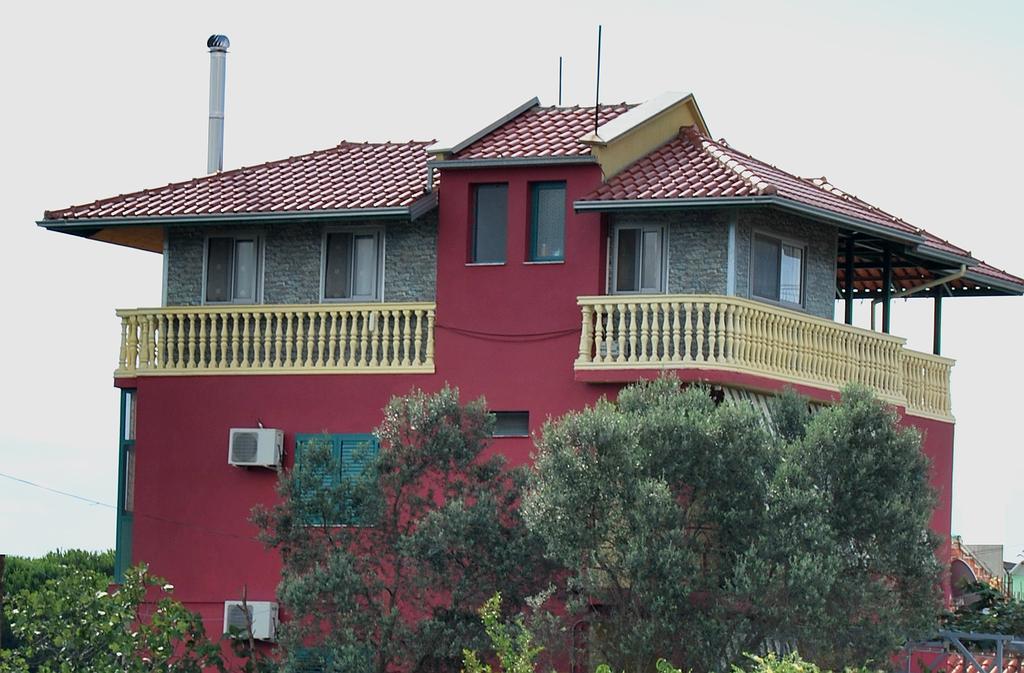 H&H Guesthouse Velipojë Eksteriør billede