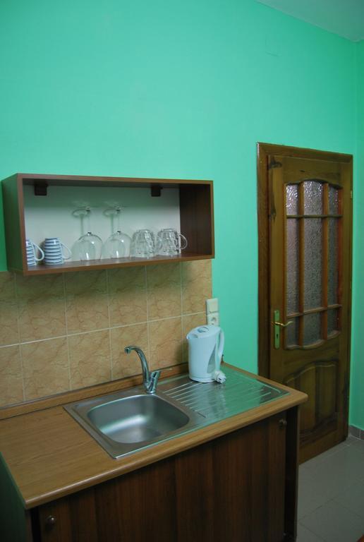 H&H Guesthouse Velipojë Eksteriør billede